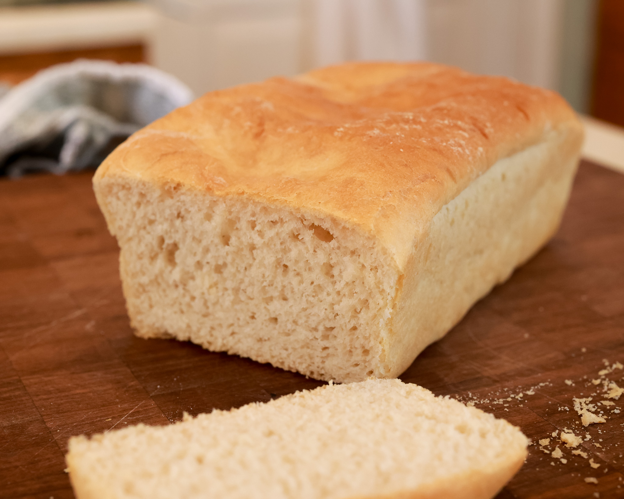 Simple Homemade Yeast Bread (Everyday Sandwich Loaf)